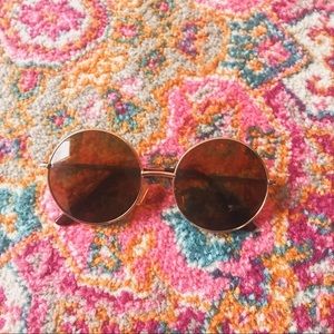 GOLD TRIM/TINTED BROWN SUNGLASSES ✨